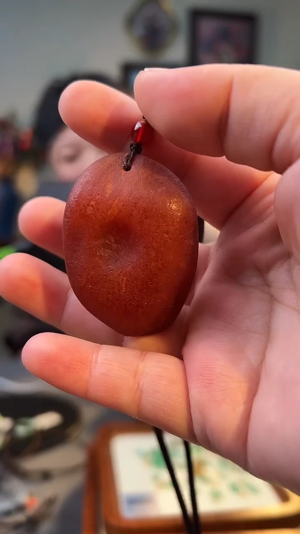 琥珀颈饰未镶嵌吊坠