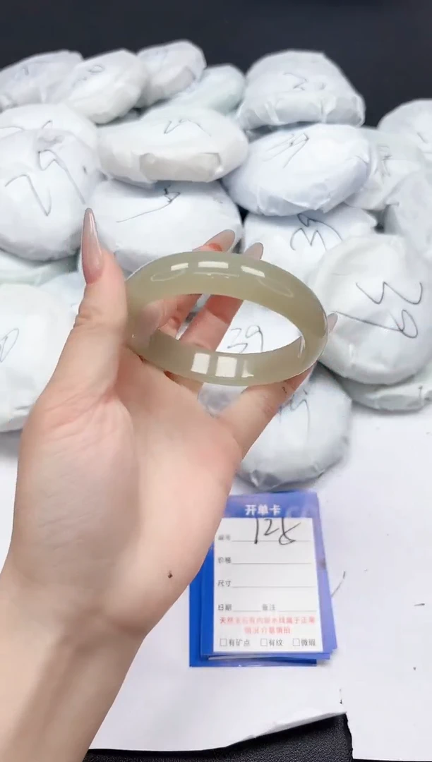 未镶嵌手镯石英质玉125/59