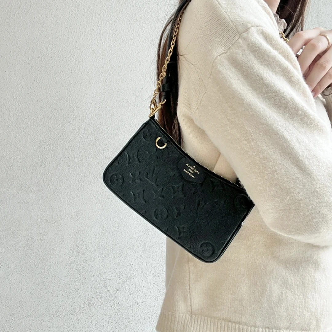 99新 LouisVuitton/路易威登 lv easy pouch黑色/99新/优选