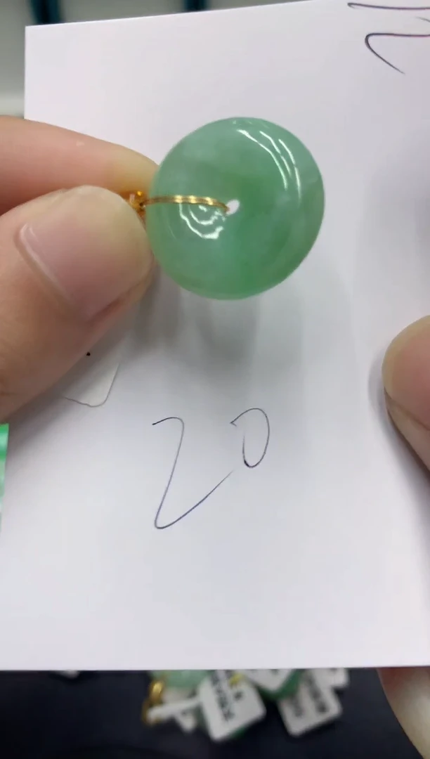 【闪购商品】翡翠颈饰未镶嵌翡翠
