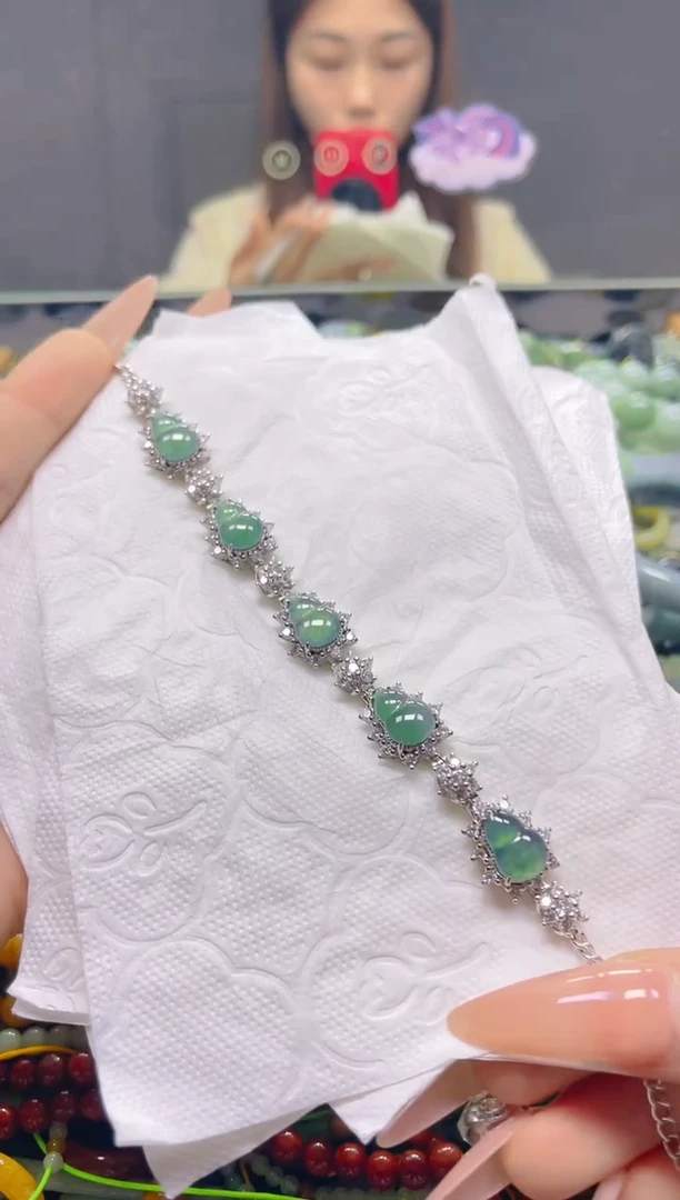 颈饰未镶嵌翡翠/M/翡翠A货，一件也是批发价