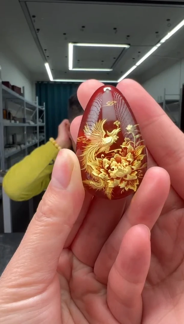 琥珀颈饰未镶嵌凤凰