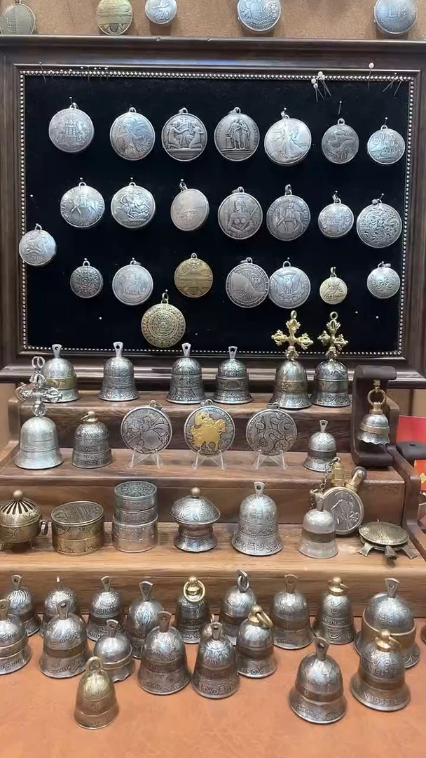 缘*＊女王两先令铃铛+利比里亚马圆铃铛