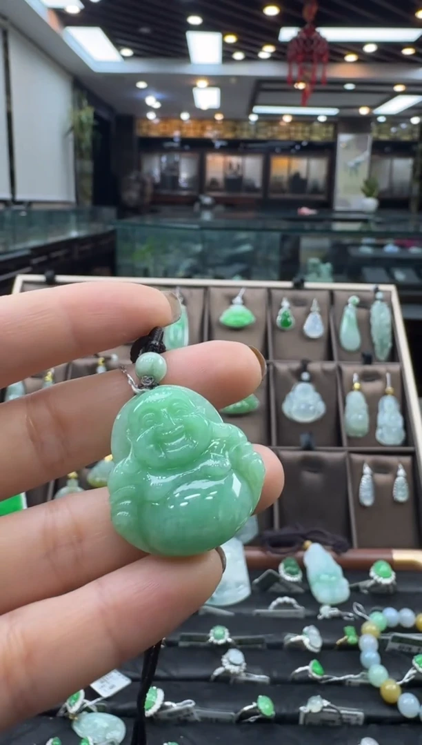 颈饰未镶嵌翡翠佛公