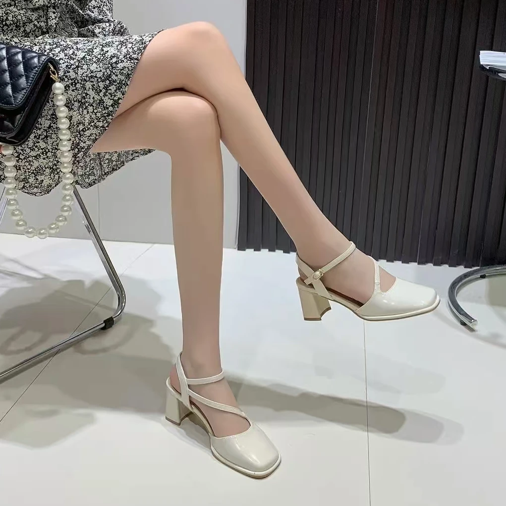 38022 新款法式气质百搭时尚粗跟包头凉鞋