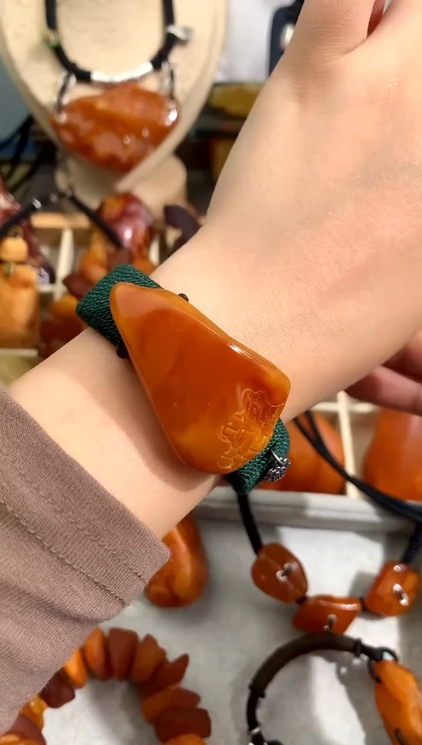 【闪购商品】蜜蜡裸石未镶嵌似玉