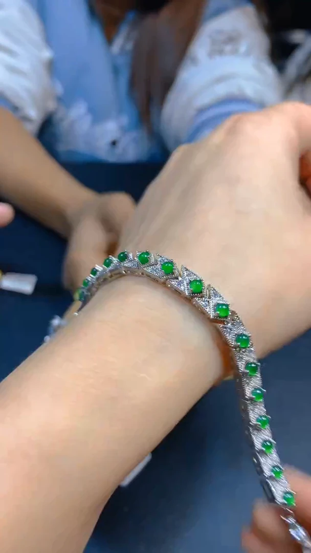 【闪购商品】翡翠手链未镶嵌0212977883多样性发一