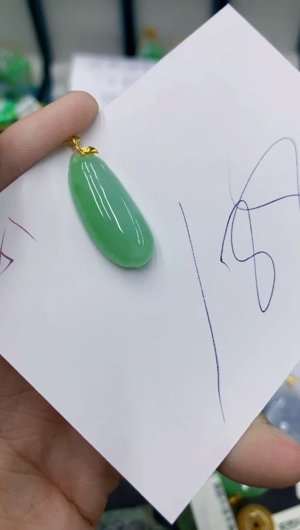 翡翠18K金镶嵌颈饰11111