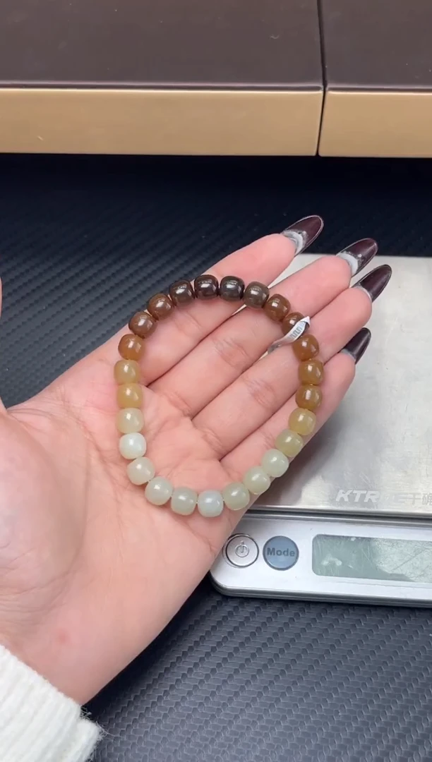 未镶嵌手串和田玉若羌微色差卡7*8