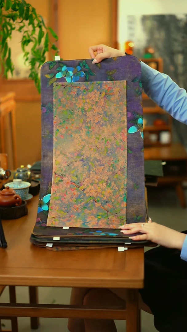 大片蝴蝶加小花园