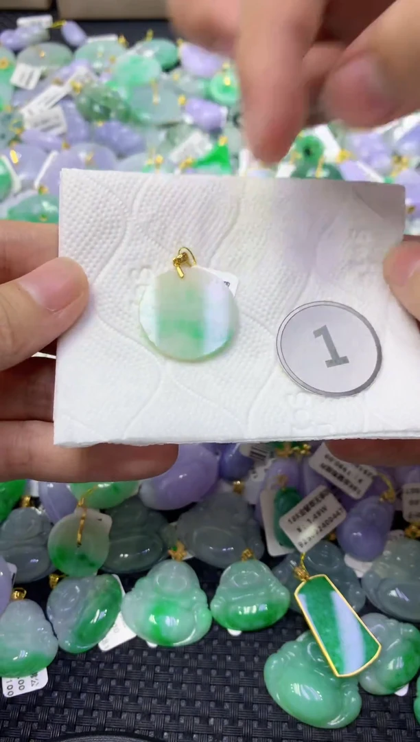 颈饰未镶嵌翡翠天然缅甸翡翠A货