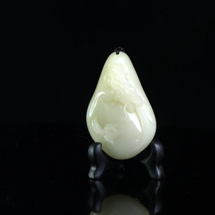 Lot.26.山顶白芙蓉龙吸水挂件35.8克5.1x3.2x1.6cm