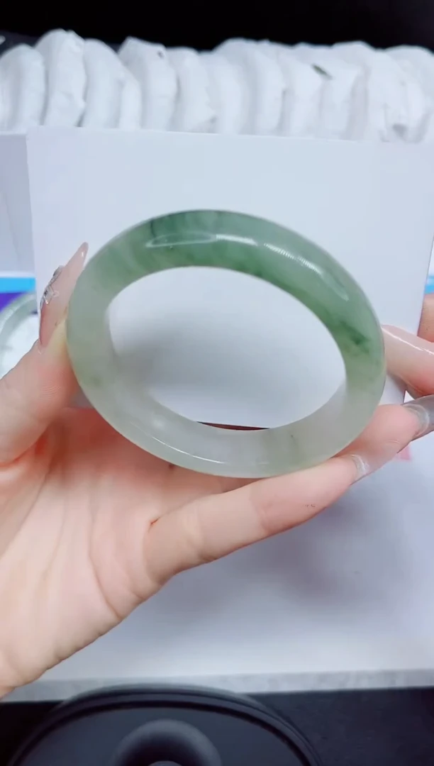 石英质玉手镯未镶嵌204.
