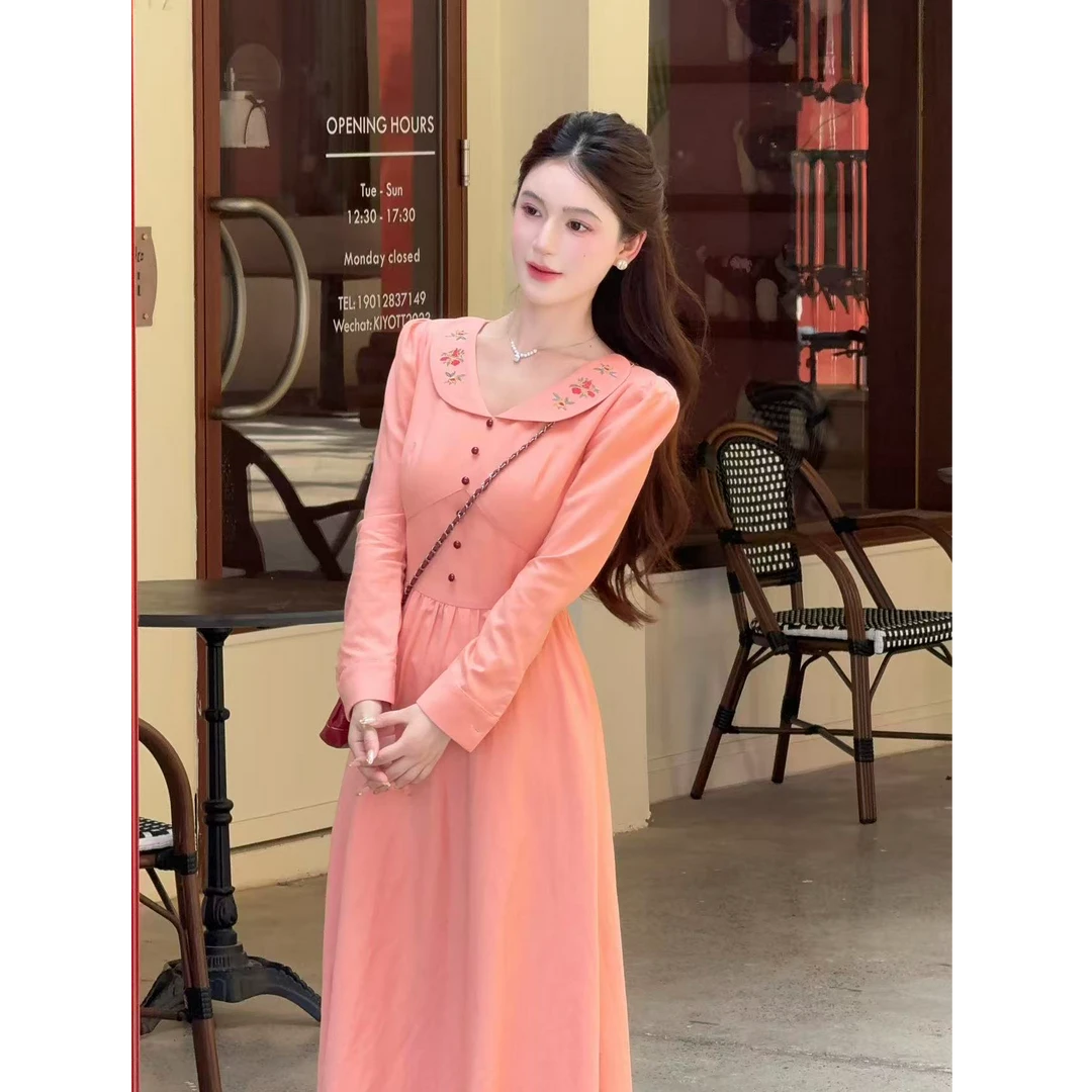 【杜松茉莉】LiLi复古法式温柔风刺绣翻领粉色气质连衣裙XMZH8896