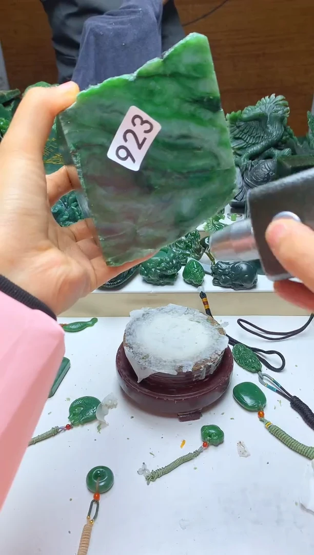 未镶嵌和田玉摆件1