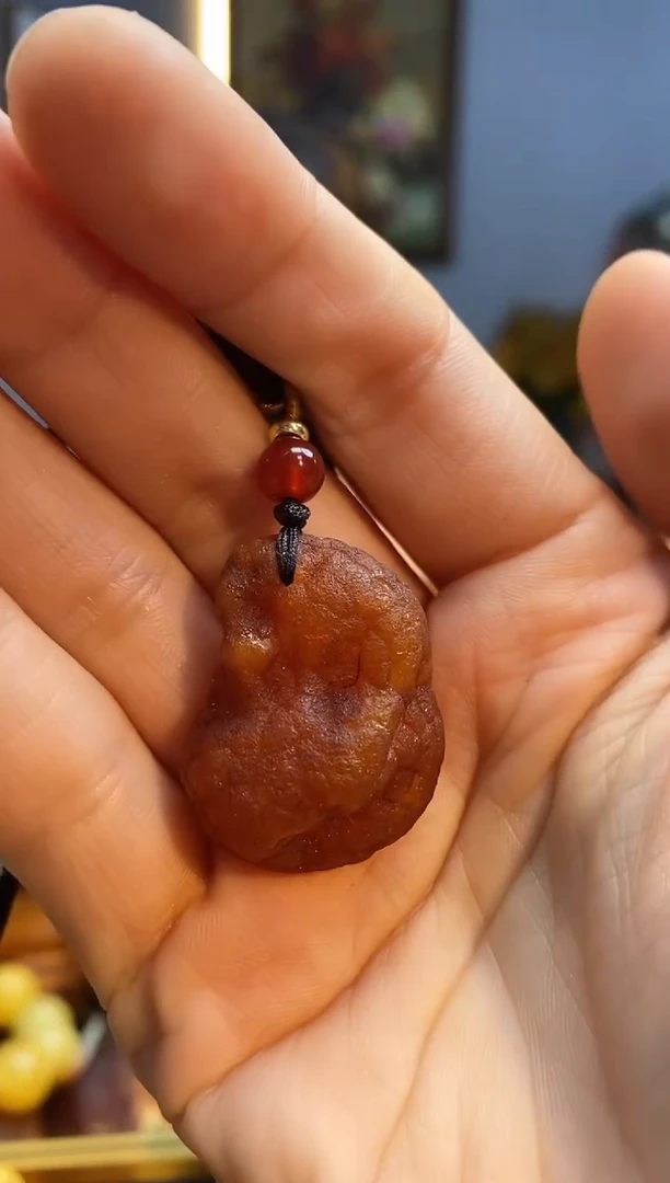 未镶嵌颈饰琥珀吊坠