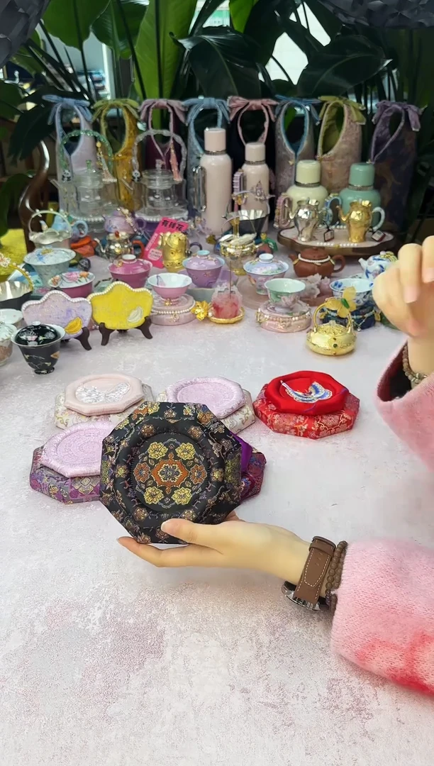 14黑金八边形木托