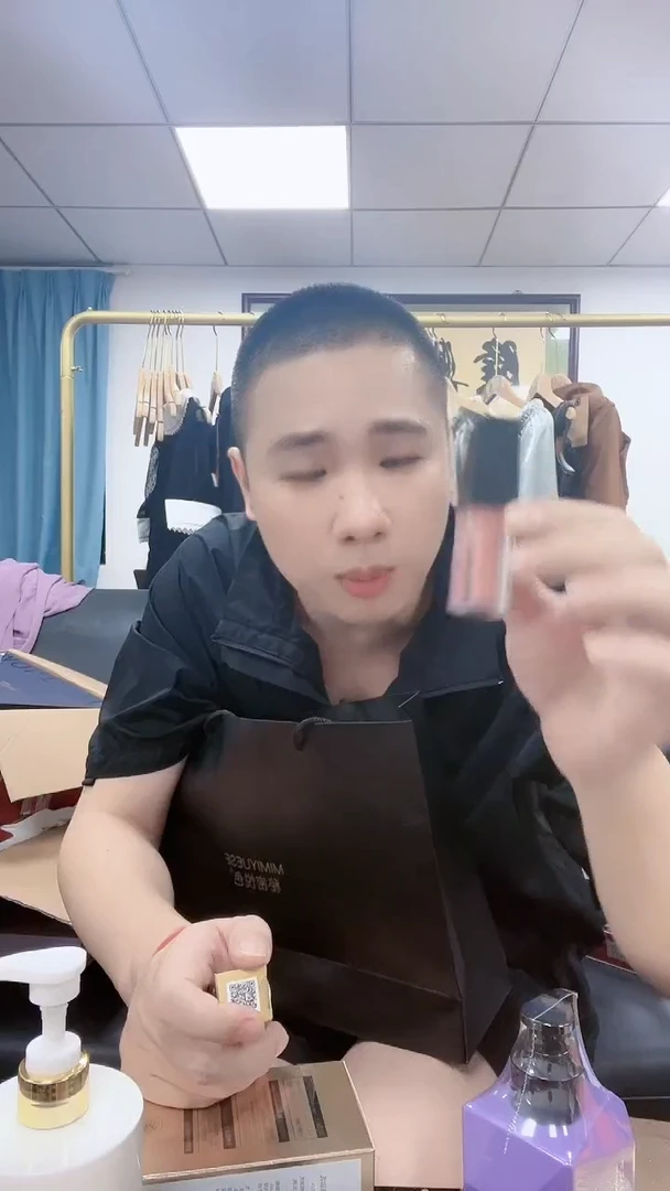 唇釉521色号发2！！！！！唇釉521色号发2！！！！！