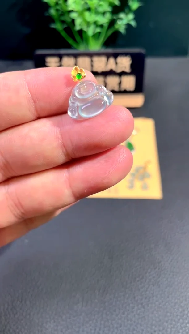 颈饰18K金镶嵌翡翠翡翠