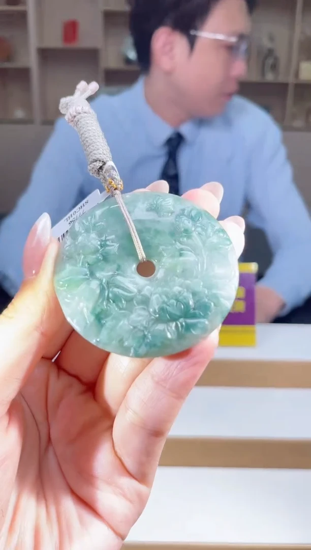 翡翠未镶嵌颈饰000001牌子