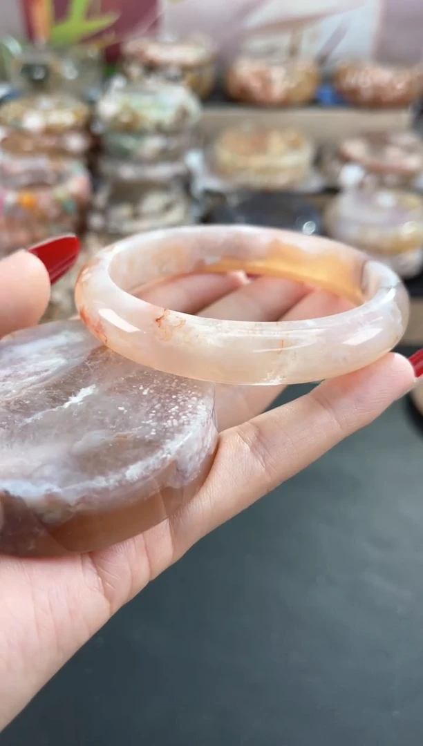 未镶嵌手镯石英质玉60