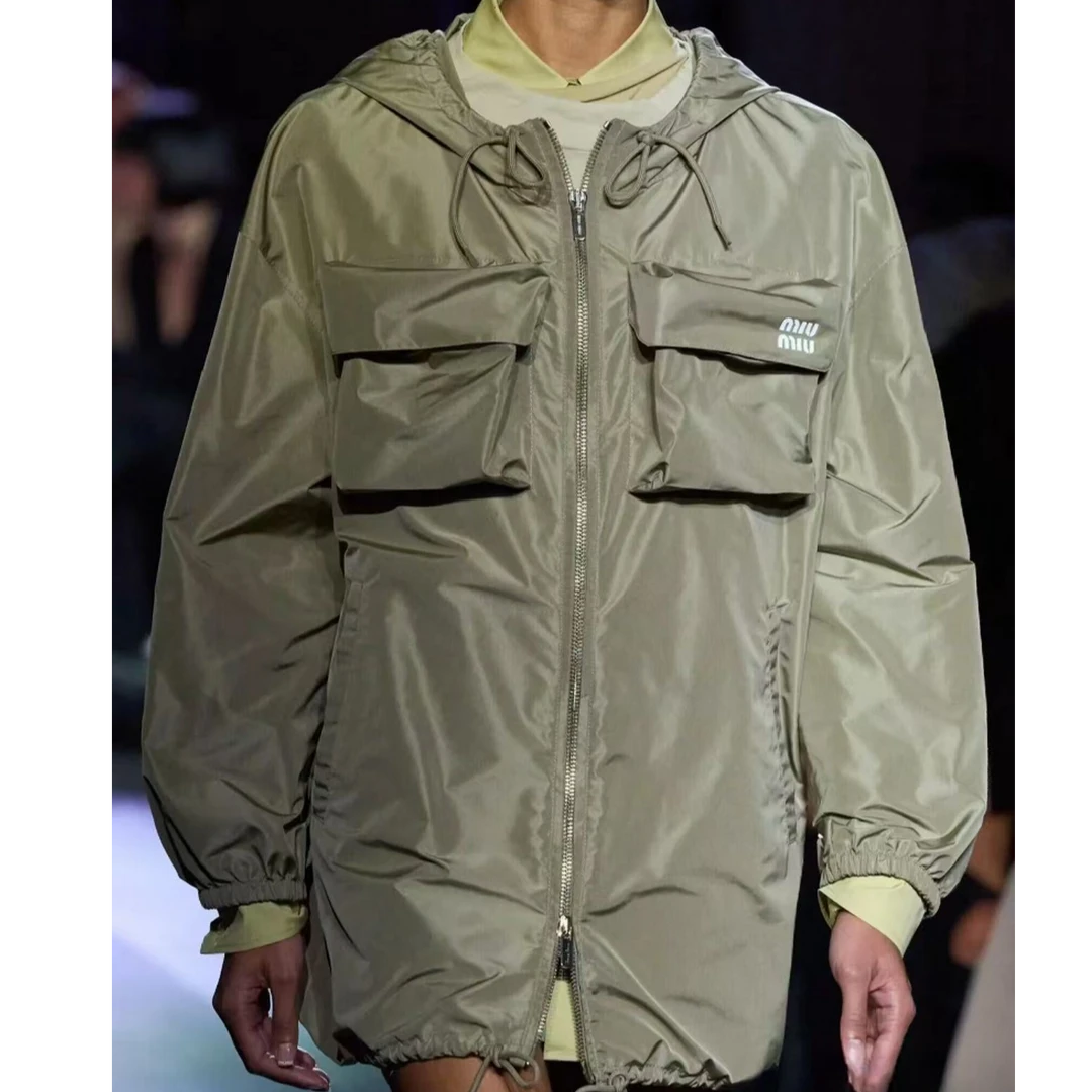 99新 MIU MIU/缪缪  23ss新款标语字母logo冲锋衣 38码