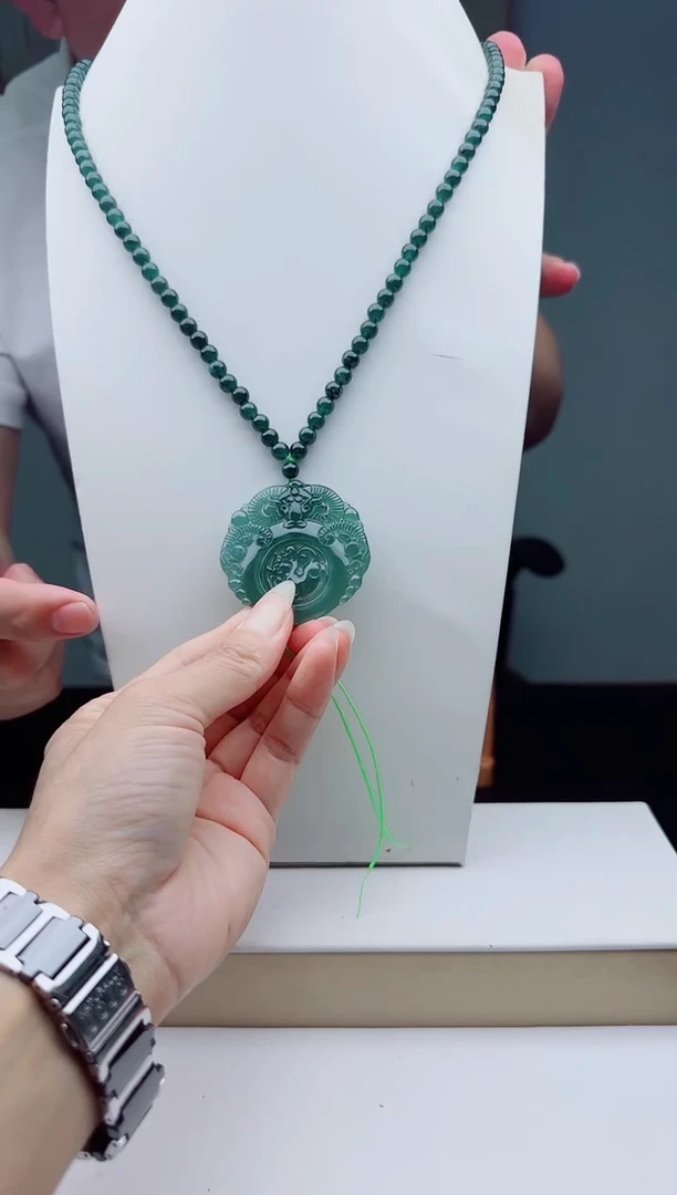 颈饰未镶嵌翡翠多样性发其一