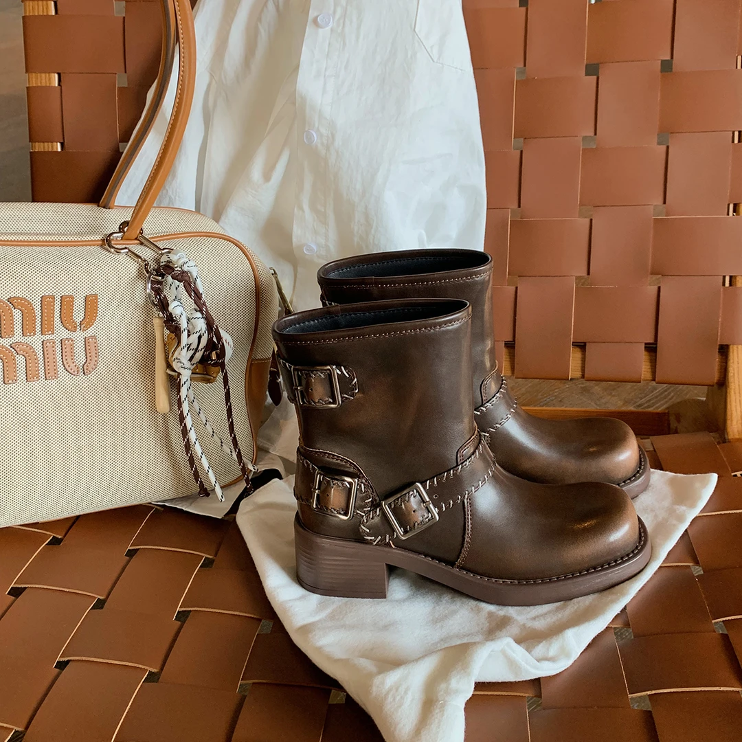 牛皮版~复古擦色皮带扣做旧粗跟机车英伦风短靴子秋冬女2026新款