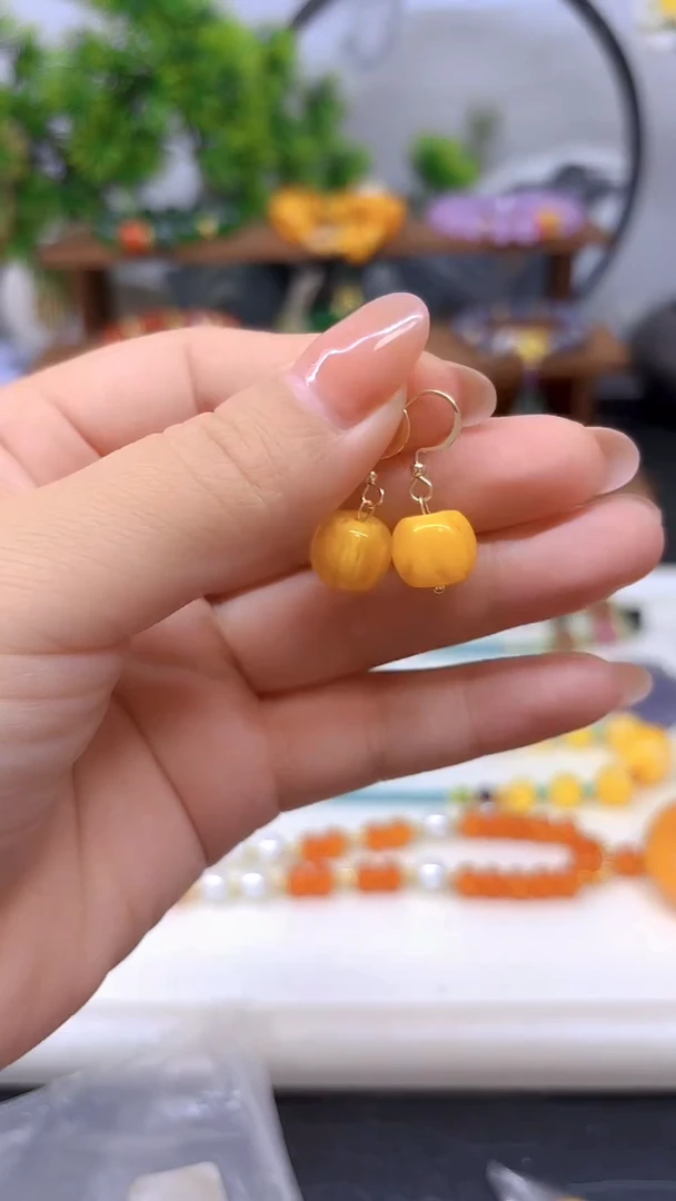 蜜蜡14K金镶嵌耳饰E01