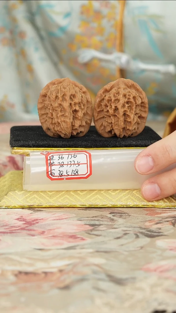 【闪购商品】文玩核桃把件非嫁接马老四