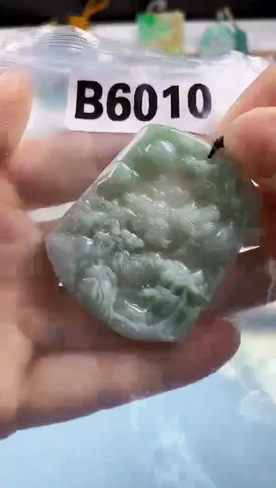 翡翠未镶嵌颈饰天然翡翠吊坠挂件