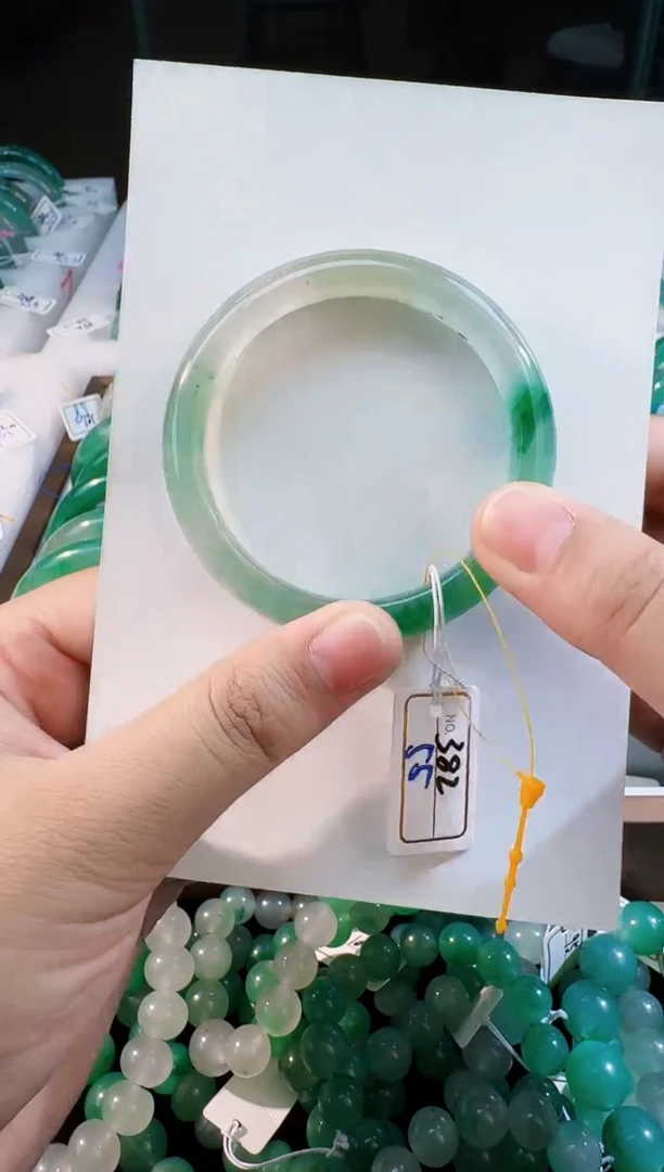 【闪购商品】石英质玉手镯未镶嵌382