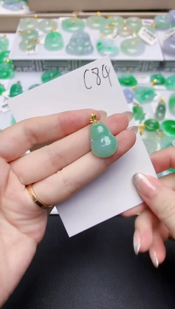 翡翠18K金镶嵌颈饰天然缅甸A货翡翠