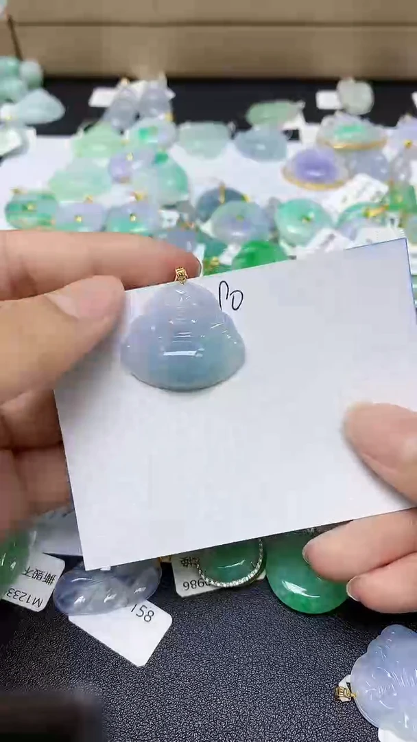 翡翠18K金镶嵌颈饰 天然缅甸翡翠A货