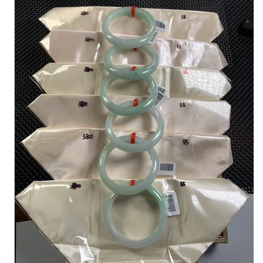 天然缅甸翡翠A货手镯多样性发货，发一件