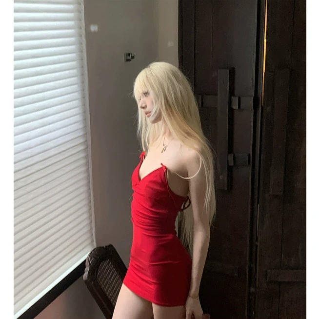 Rase le sol ‘Love trap’红色蝴蝶结吊带连衣裙辣妹紧身包臀裙