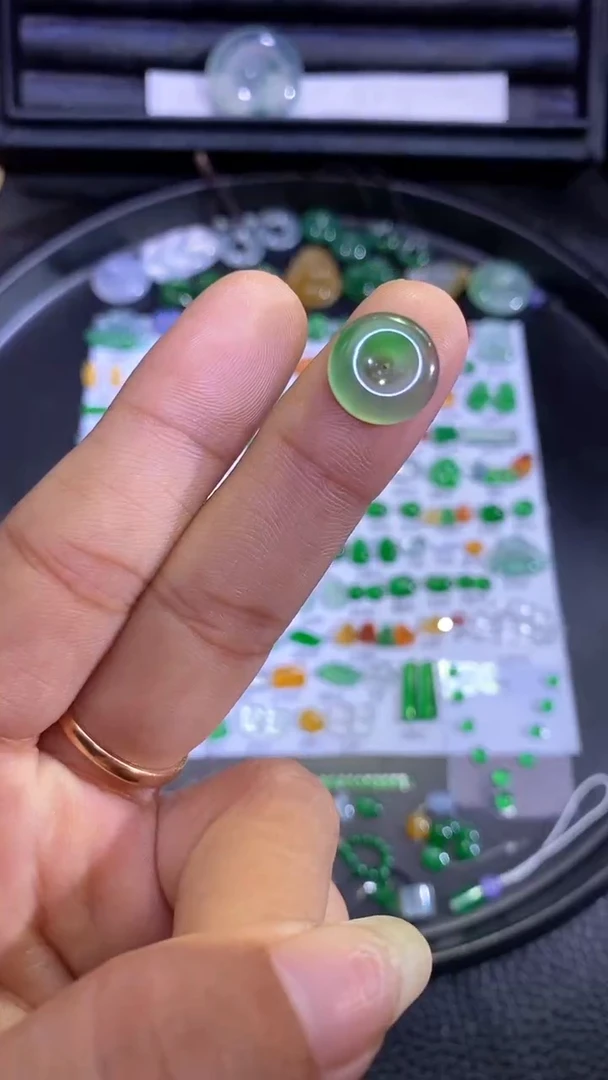 未镶嵌挂件翡翠豆子