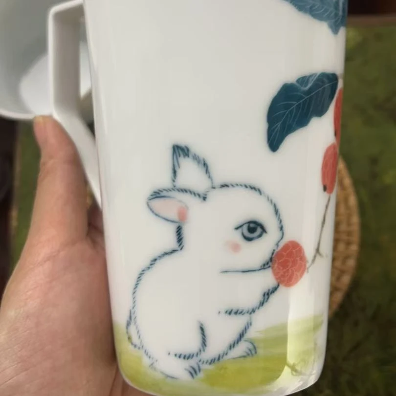 景德镇釉下五彩荔枝兔子杯
