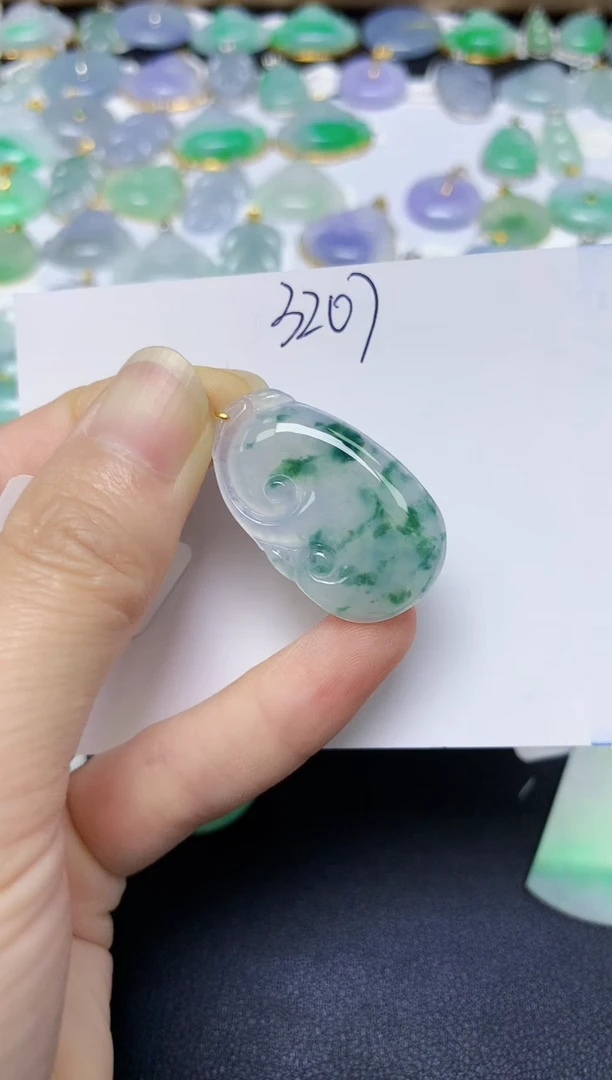 翡翠18K金镶嵌颈饰天然缅甸翡翠A货