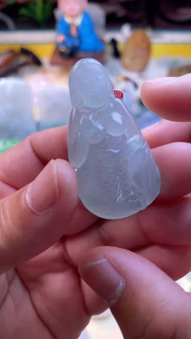 翡翠未镶嵌颈饰美人鱼