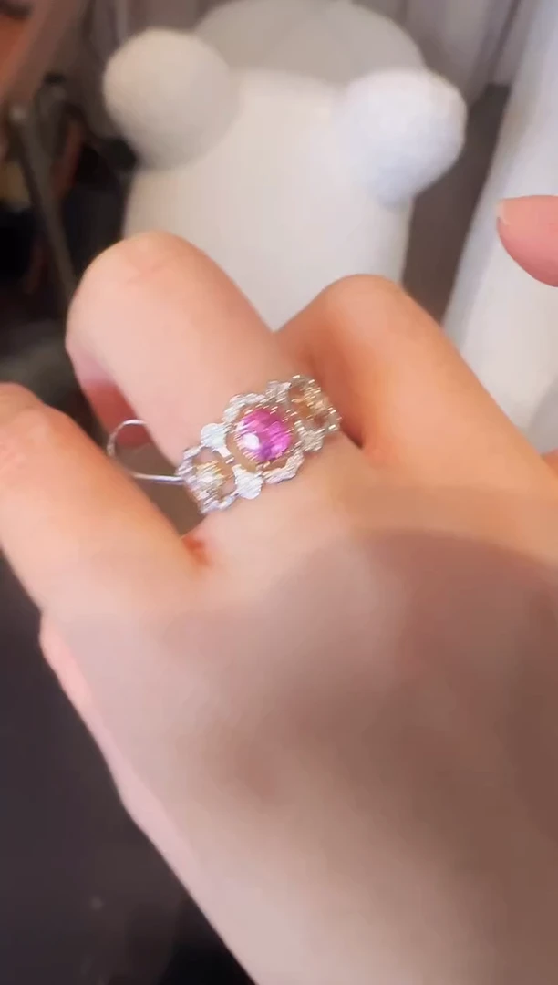 彩色蓝宝石戒指18K金镶嵌精选H 三生小帕戒指