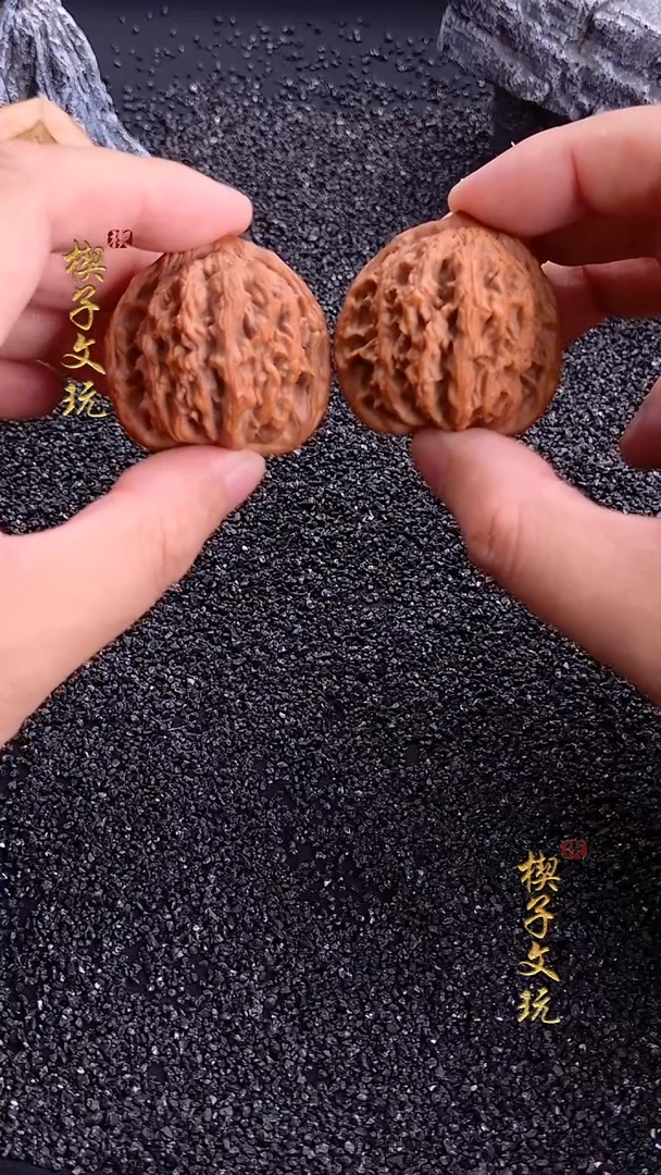 文玩核桃把件全品虎头40mm