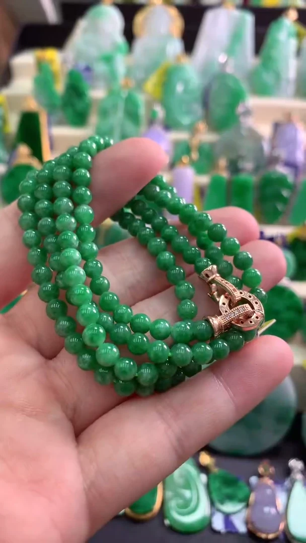 颈饰未镶嵌翡翠挂件