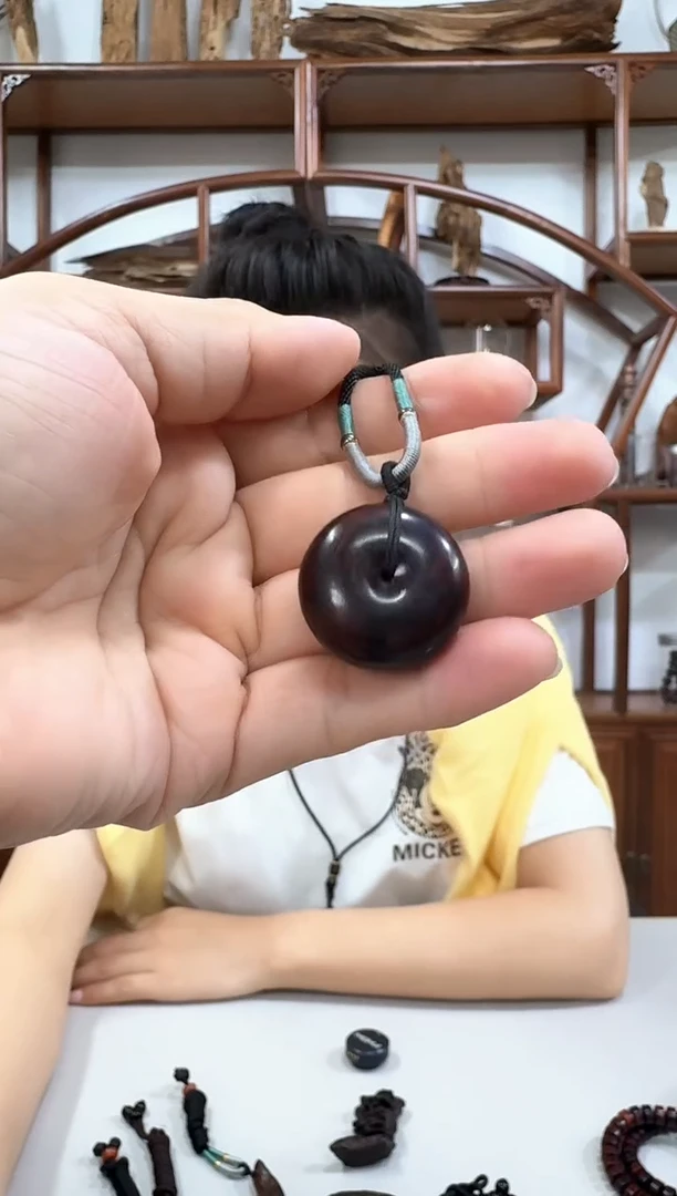 降真香吊坠尖峰岭降真香平安扣吊坠多样性发一