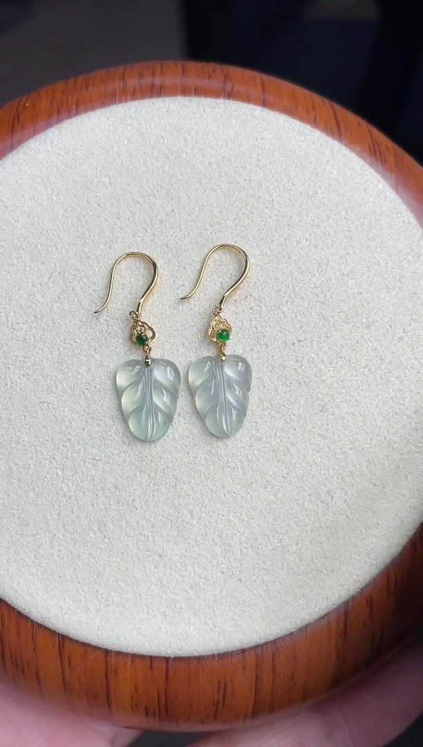 颈饰18K金镶嵌翡翠(35号链接）纯天然缅甸翡翠叶子耳钩