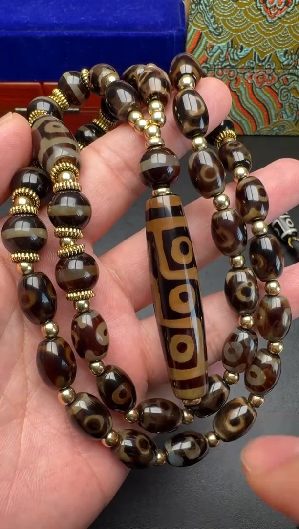 玛瑙/玉髓颈饰未镶嵌九眼