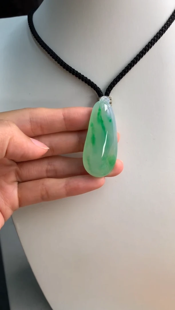 颈饰未镶嵌翡翠47-21-10.8