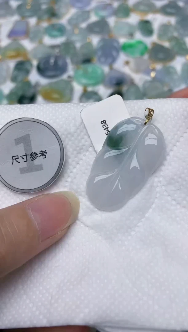 翡翠18K金镶嵌颈饰天然A货翡翠