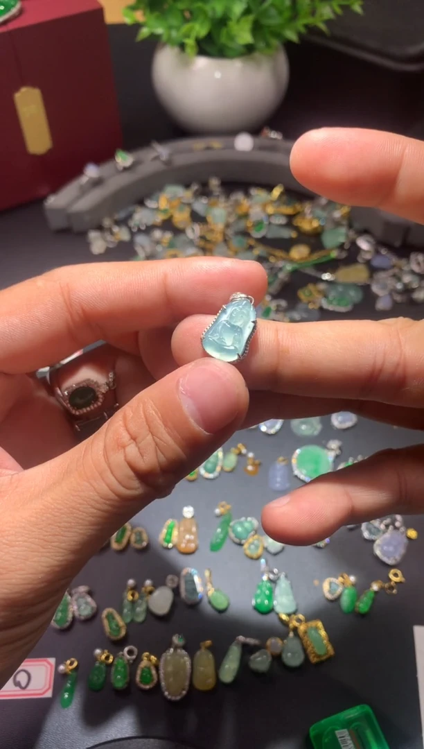 吊坠(不含链)未镶嵌翡翠1