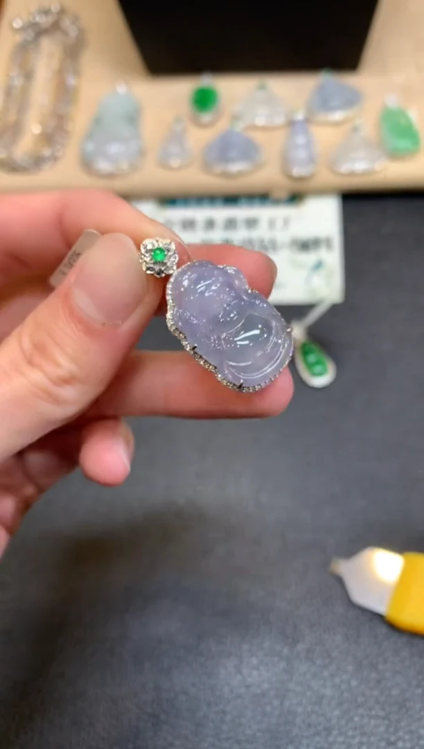 【闪购商品】翡翠颈饰18K金镶嵌财神爷【无服务费】